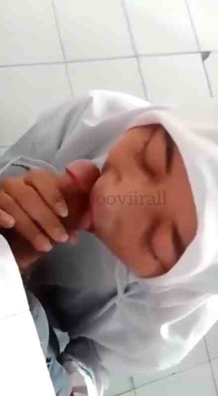 Background nonton video viral Bocil Hijab Sd Doyan Nyepongin Saat Istirahat