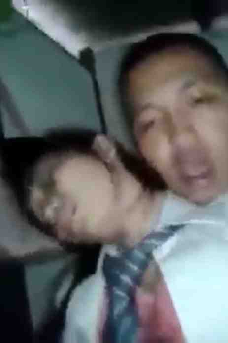 Background nonton video viral Bocil Sd Di Perkosa Anak Tetangga Di Dalam Mobil