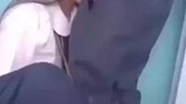 Background nonton video viral BOCIL SMP Mesum Di Kelas Saat Istirahat