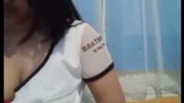 Background nonton video viral Bocil Ometv Langsung Buka Baju Saat Liat Rudal