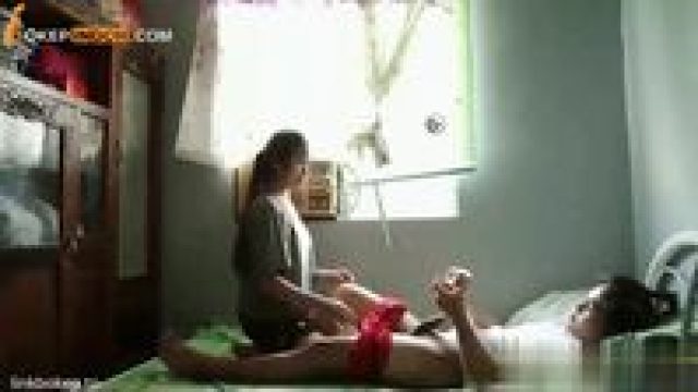 Background nonton video viral Bocil Di Ajak Kakaknya Ngewe Saat Rumah Sepi